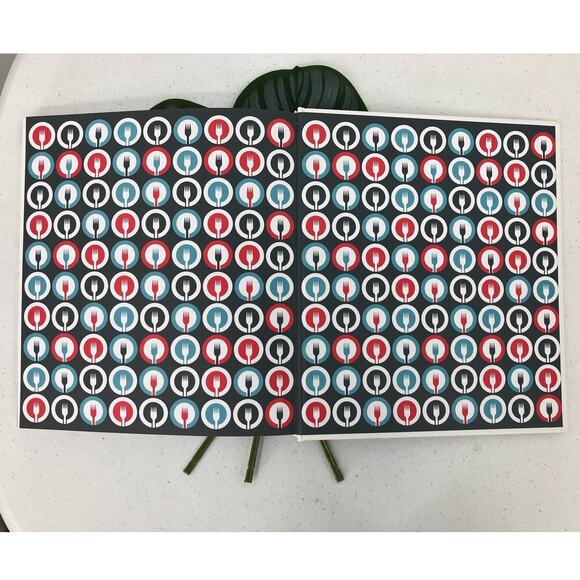 The Whole 30 Friends & Family Hardcover Melissa Hartwig Urban Cookbook Book - Picture 12 of 12